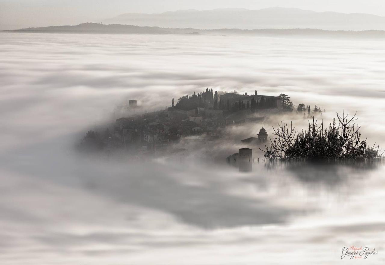 Апартаменты Costa D'Alto Monte Спелло Экстерьер фото